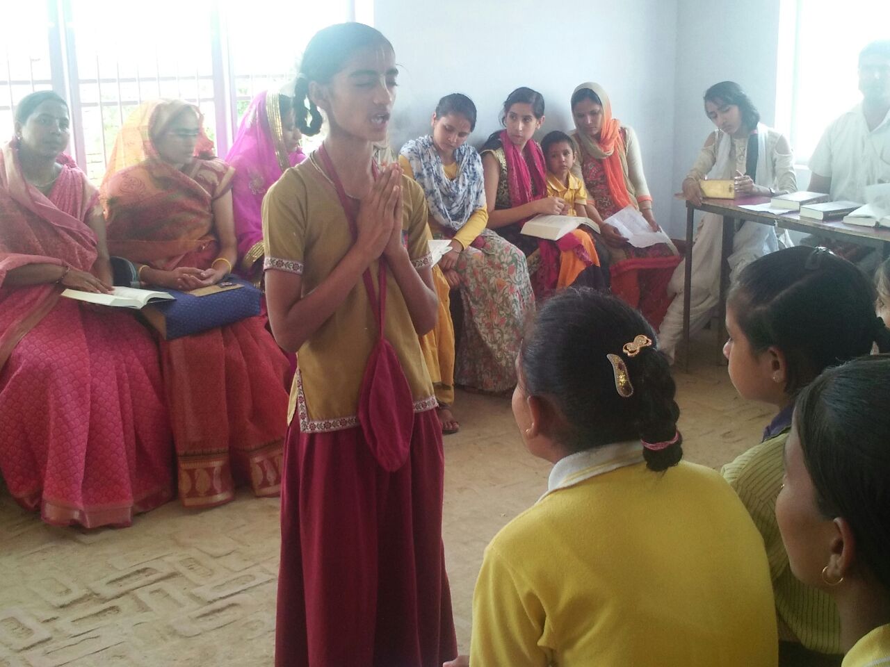 Nandgaon Gurukula students recited Gita hymns at Greenfield Public School