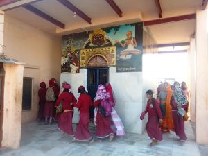 Nandgaon Gurukula goes to Govardhan – Project Krish